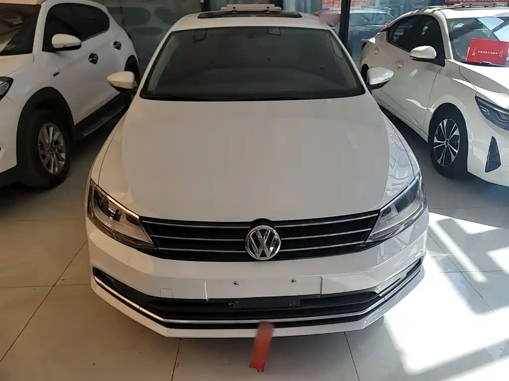 Volkswagen Sagitar 2018 1.6L Automatic Comfort фото 3