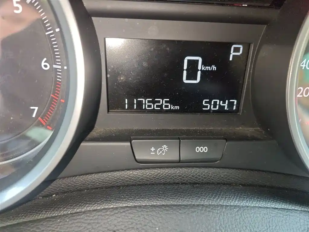 Peugeot 408 2015 Model 1.2T Automatic Luxury Edition фото 9