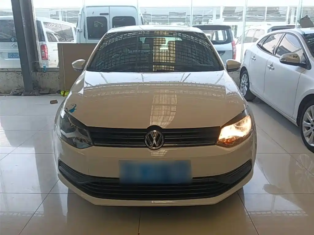 Volkswagen Polo 2016 1.4L Automatic Trend фото 3