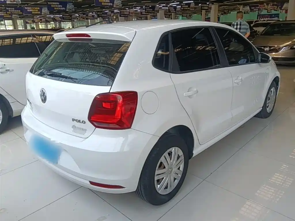 Volkswagen Polo 2016 1.4L Automatic Trend фото 7