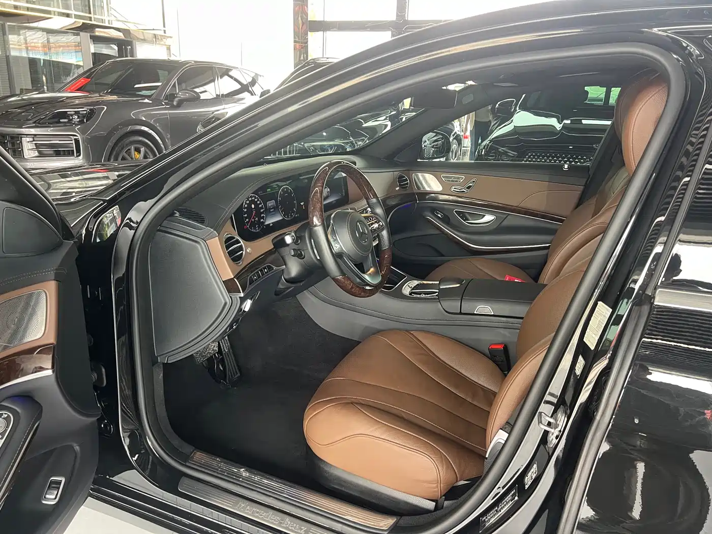 Mercedes-Benz S-Class 2020 S 350 L Premium Edition Collector's Version фото 9
