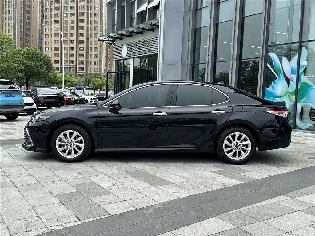 Toyota Camry 2021 2.0G Luxury Edition фото 3