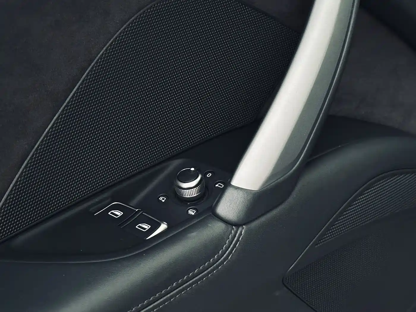 Audi TT 2015 TT Coupe 45 TFSI quattro фото 9
