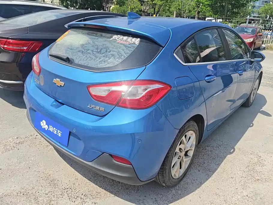 Chevrolet Cruze 2018 2017 1.5L Hatchback Auto Style