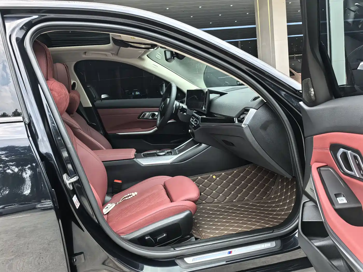 BMW 3 Series 2024 325Li M Sport Shadowline Package фото 8