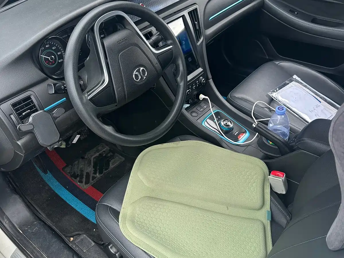 صورة 8 - BAIC New Energy BAIC EU Series