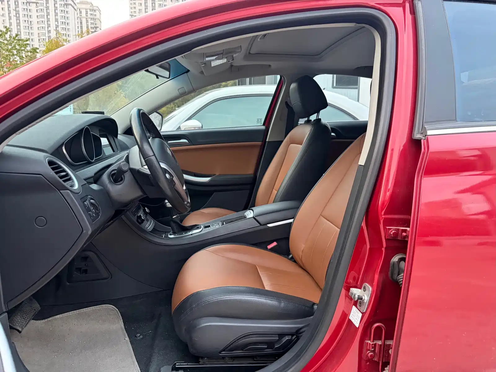 Фото 10 - Roewe e550