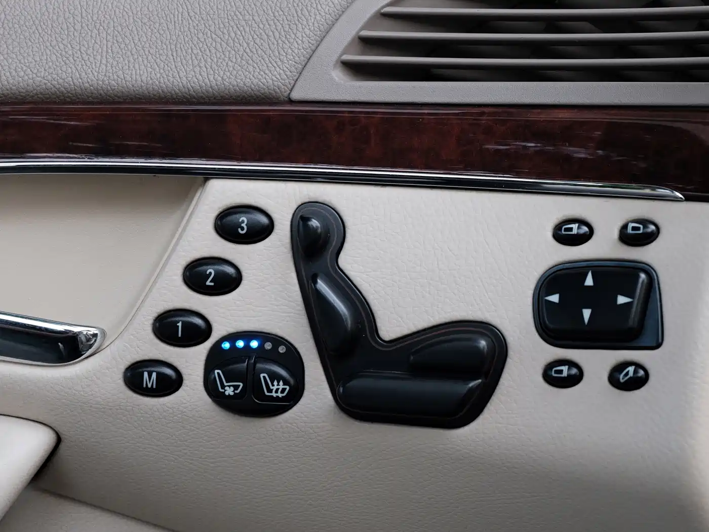 Mercedes-Benz S-Class 2005 2004 S 500