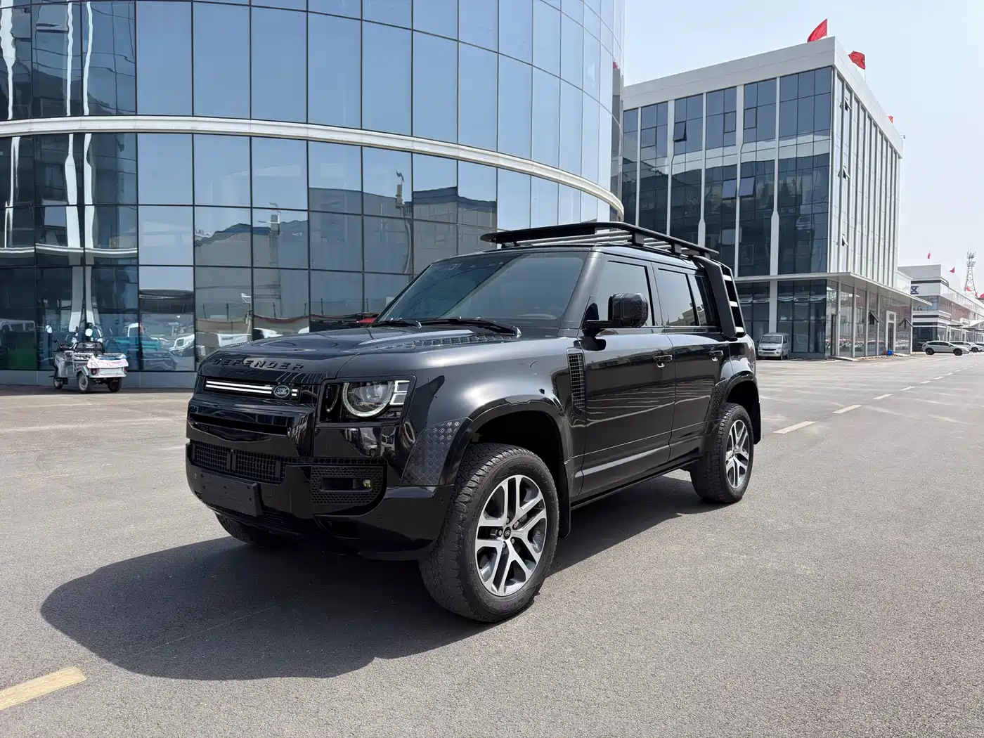 Land Rover Defender 2023 Facelift 110 3.0T P400 Dark Special Edition фото 2