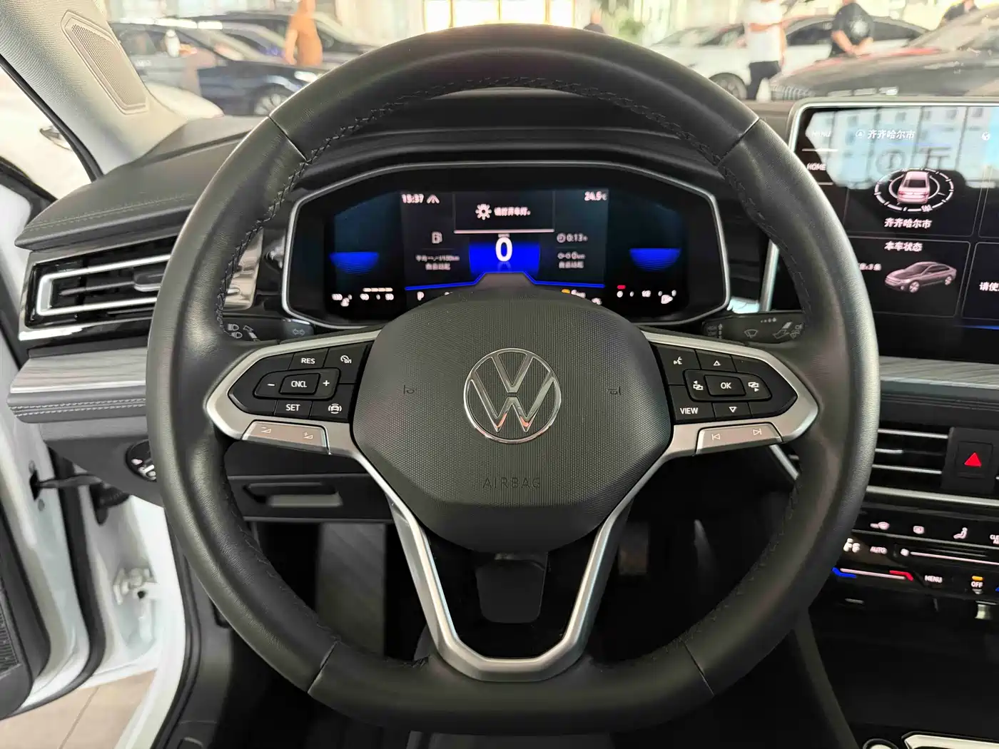 Volkswagen Sagitar 2023 Model Year 280TSI DSG Surpass Edition фото 11