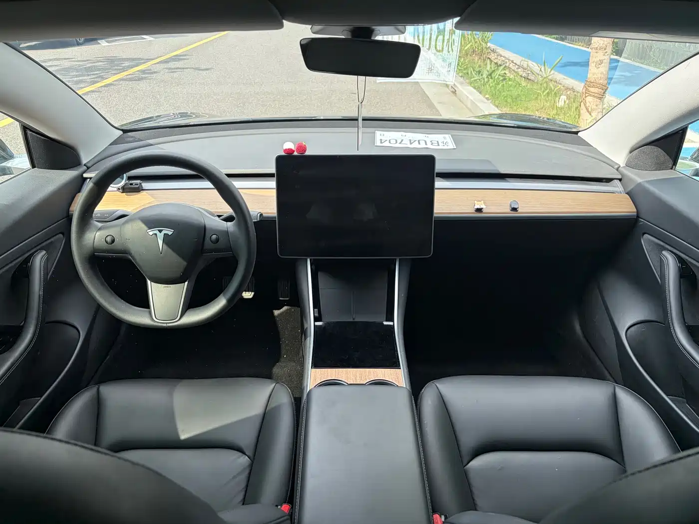 Фото 13 - Tesla Model 3