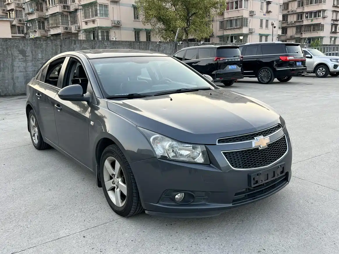 Chevrolet Cruze 2013 Model 1.8L SE AT фото 3