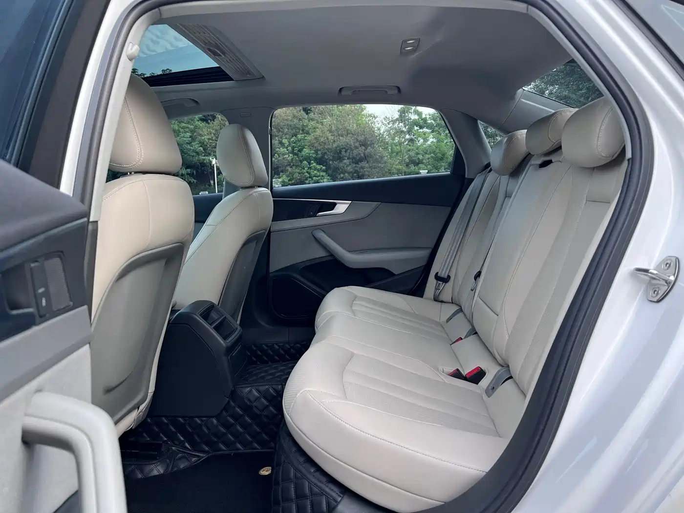Audi A4L 2017 Plus 40 TFSI Progressive фото 9