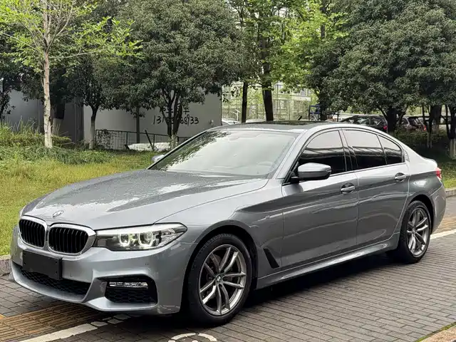 BMW 5 SERIES