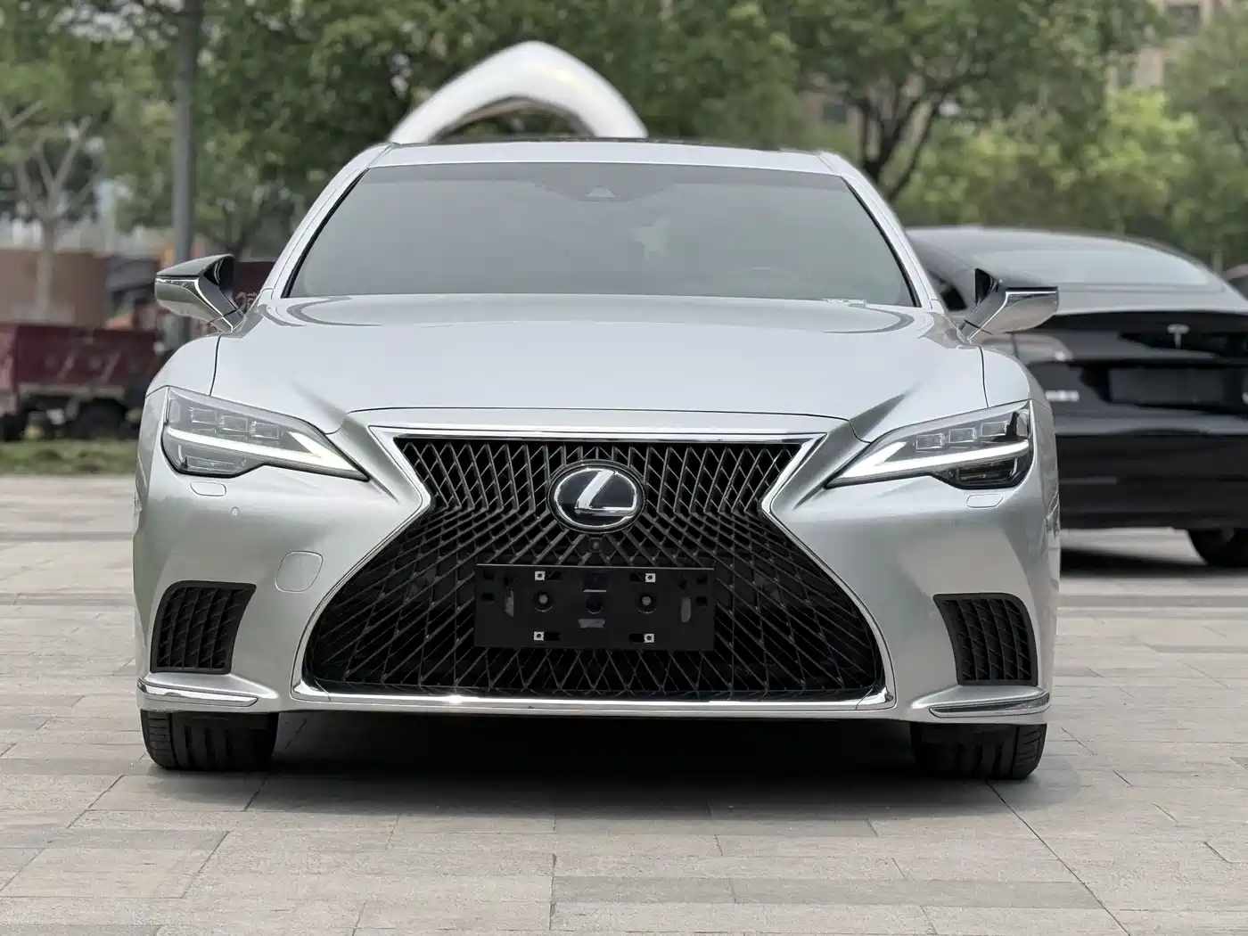 Lexus LS 2021 500h Excellence Edition фото 2