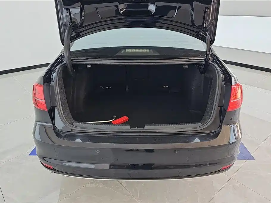 Volkswagen Sagitar 2015 1.6L Manual Comfort фото 4