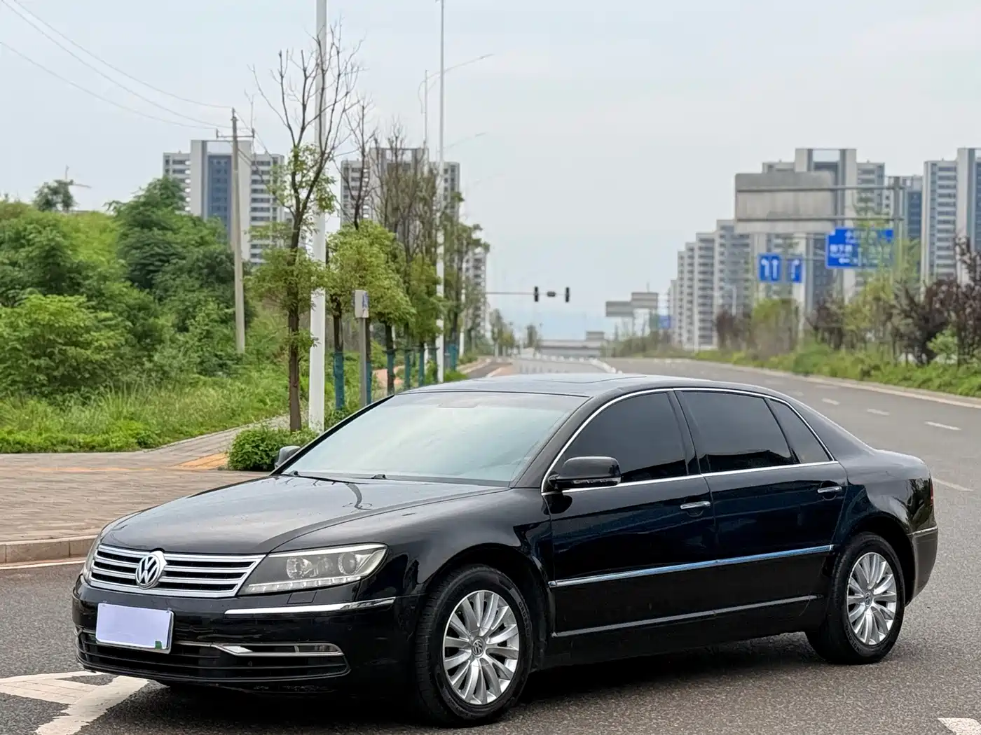 Volkswagen Phaeton 2012 2011 3.6L V6 5-seat Extended Business Edition