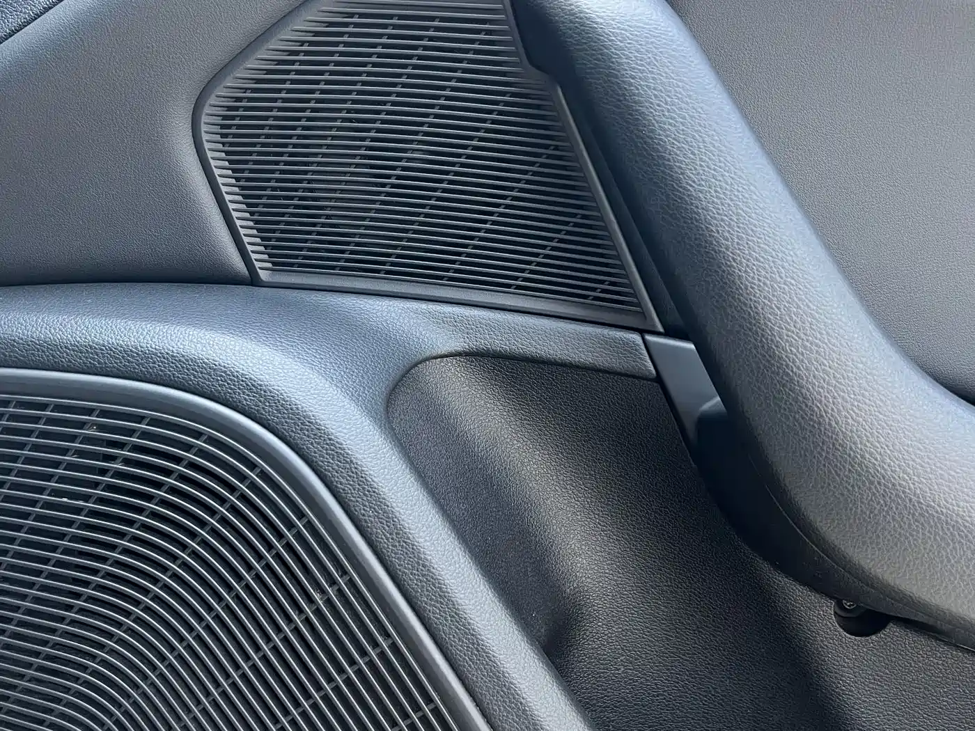 Audi A4L 2017 Model 45 TFSI quattro Sport Version фото 6