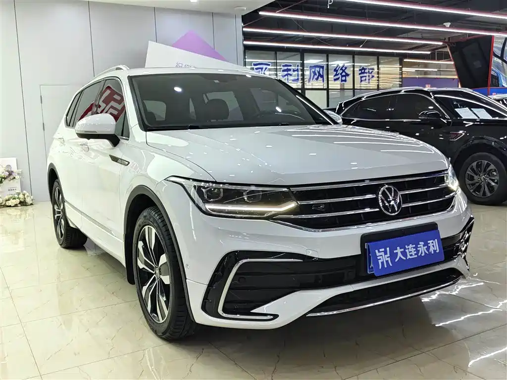 Volkswagen Tiguan L 2022 380TSI Automatic 4WD R-Line Cross Edition 7-Seater фото 3