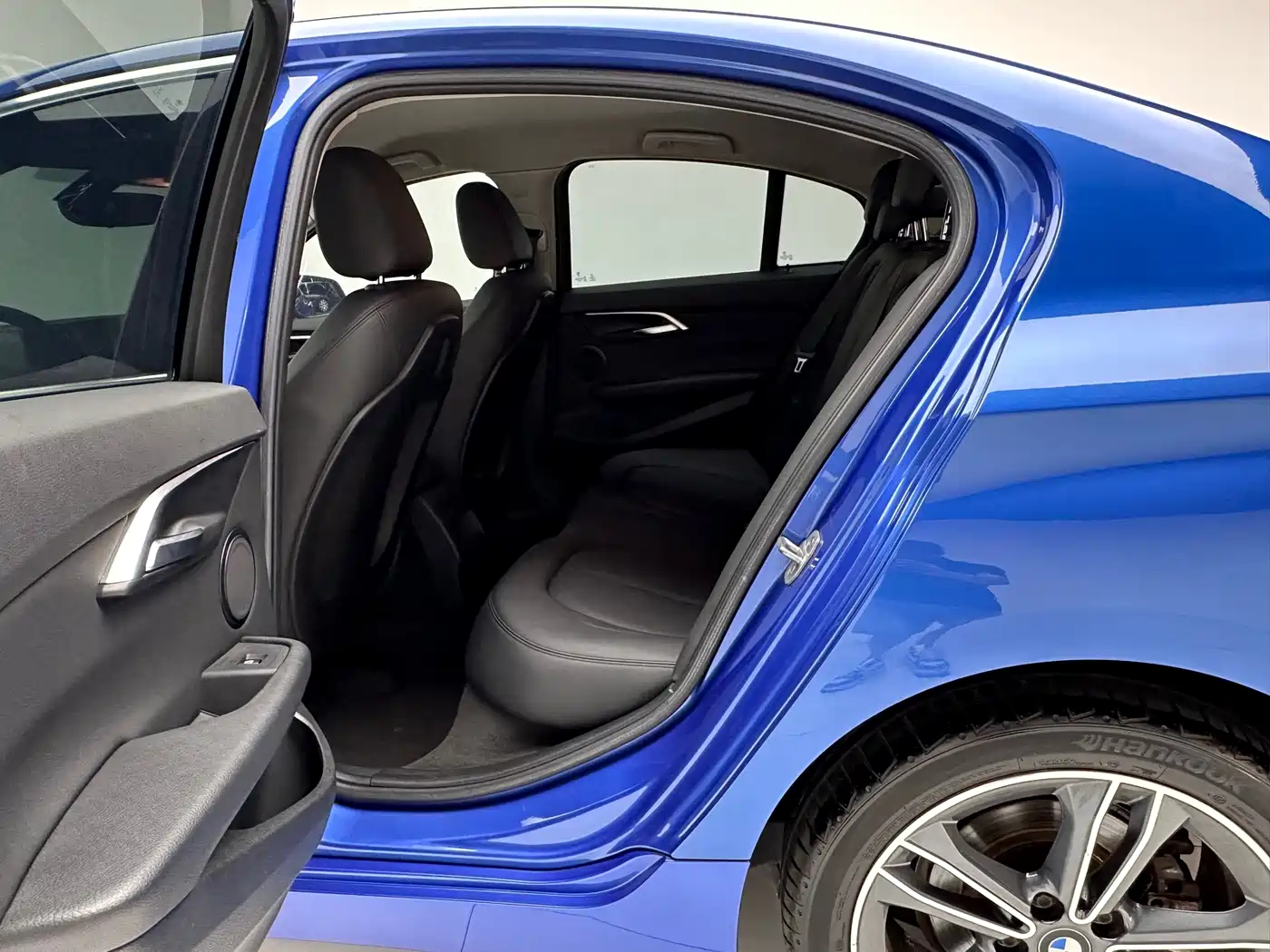 BMW 1 Series 2019 118i Fashion Edition фото 8