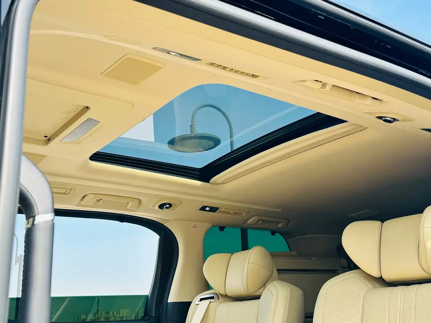 Toyota Vellfire 2020 Hybrid 2.5L Black Gold Limited Edition фото 24