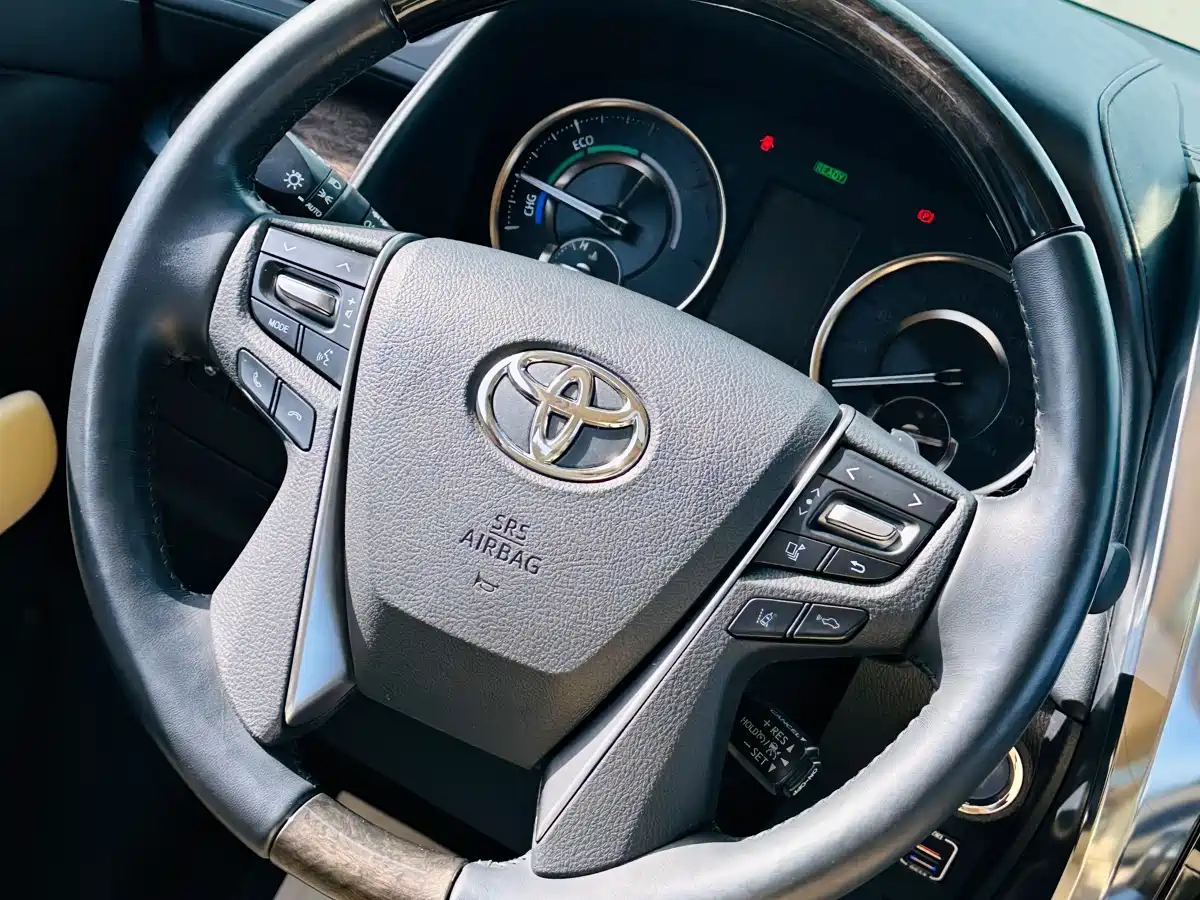 Toyota Alphard 2021 Hybrid 2.5L Premium фото 28