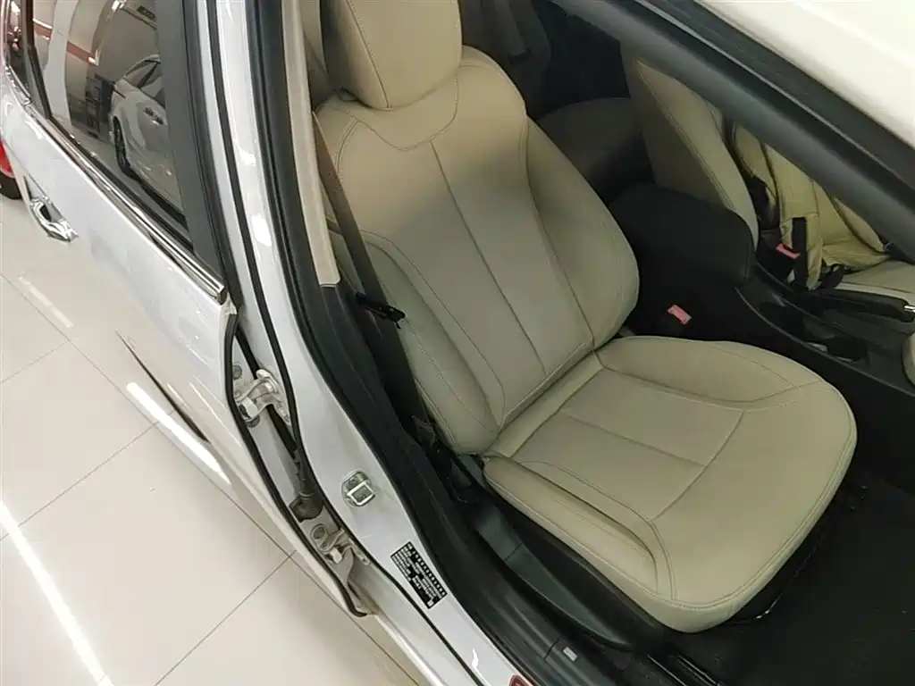 Buick Excelle 2019 15T DCT Connected Elite Type China VI фото 25