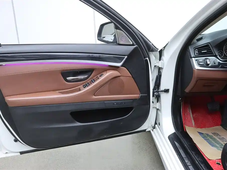 BMW 5 Series 2014 520Li Elegance фото 11