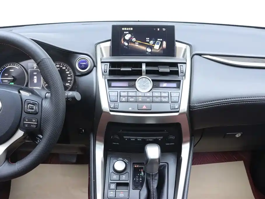 Lexus NX 2015 300h AWD F SPORT фото 26