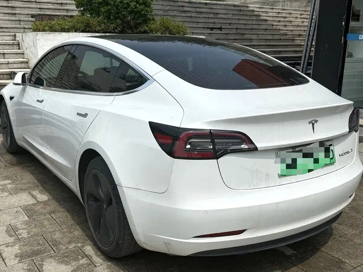 Photo 8 - Tesla Model 3