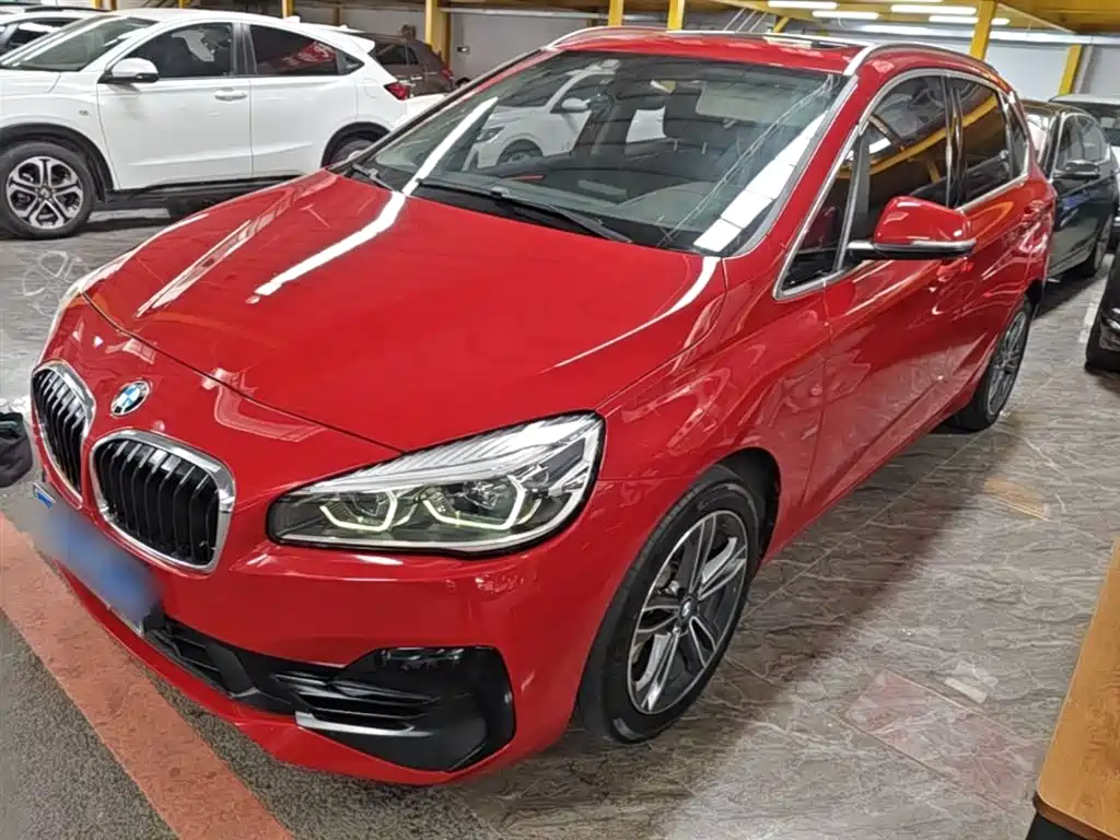 BMW 2 Series Touring 2018 218i M Sport Package фото 2