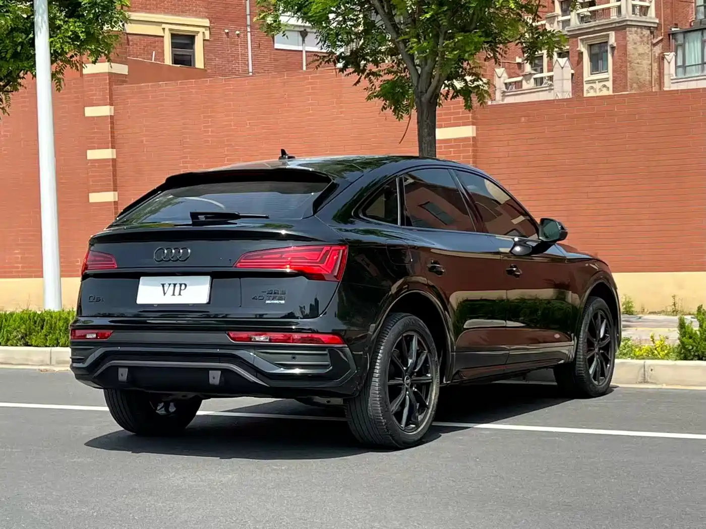 AUDI Q5L SPORTBACK