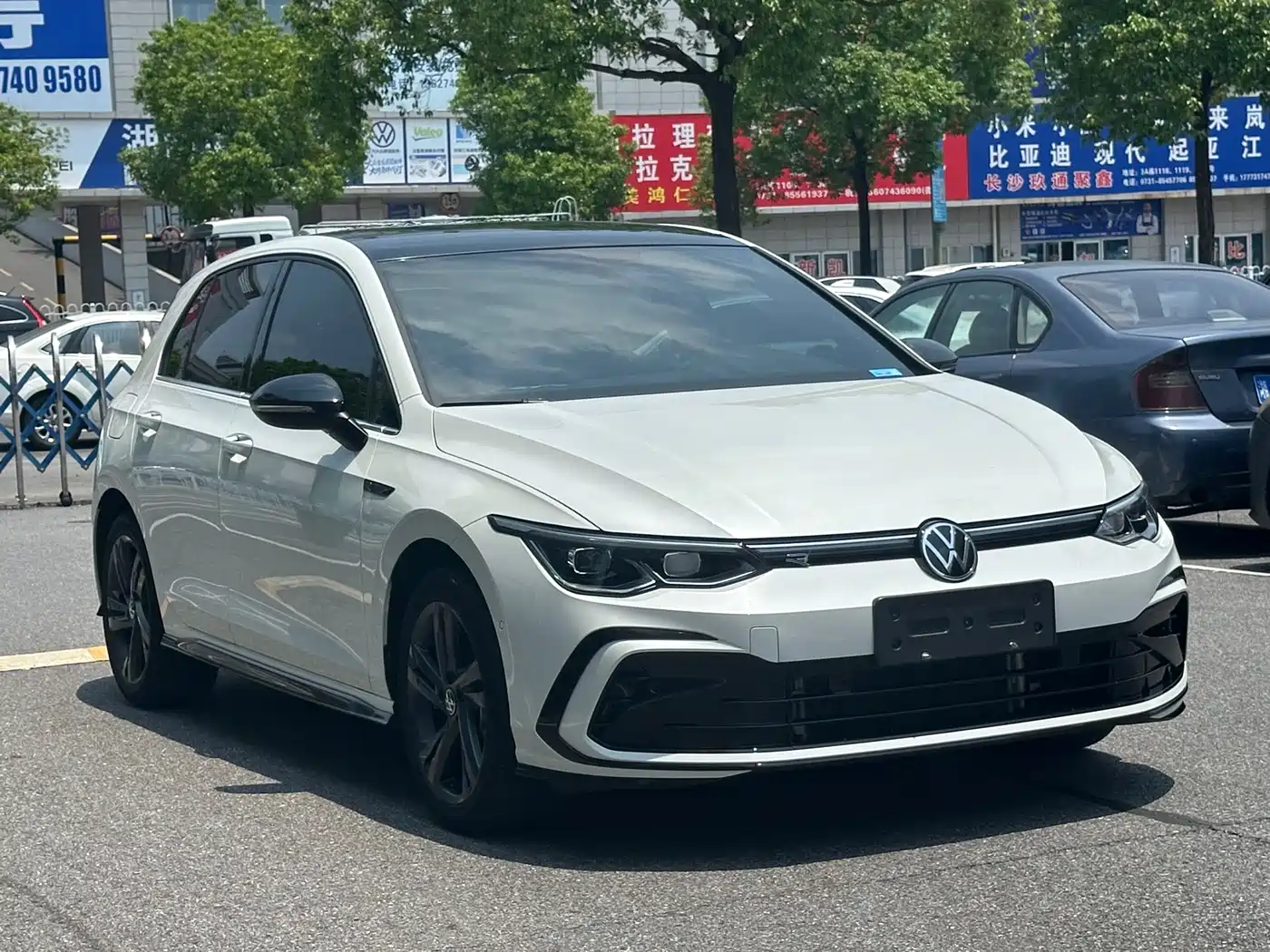 Volkswagen Golf 2023 Facelift 280TSI DSG R-Line Lite фото 3