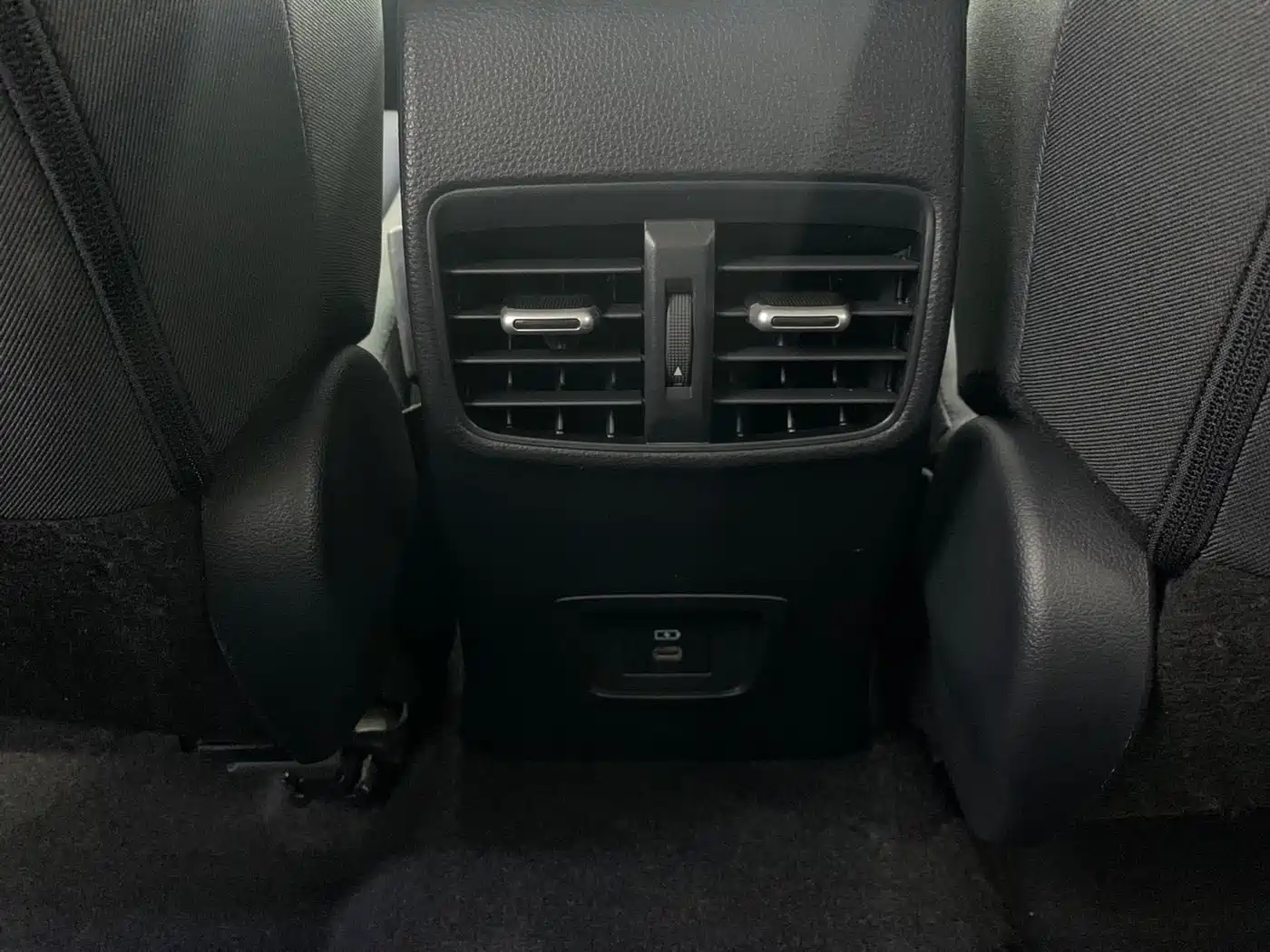 Toyota Levin 2023 Smart Hybrid 1.8L Luxury фото 14