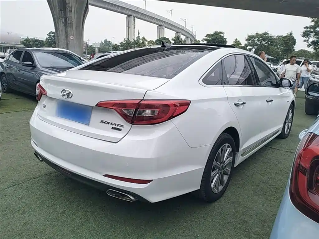 Hyundai Sonata 2015 1.6T GLS Smart фото 7