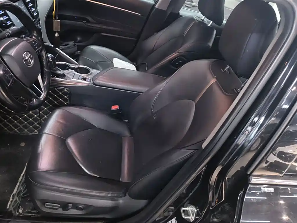 Toyota Camry 2018 2.0G Luxury Edition фото 15