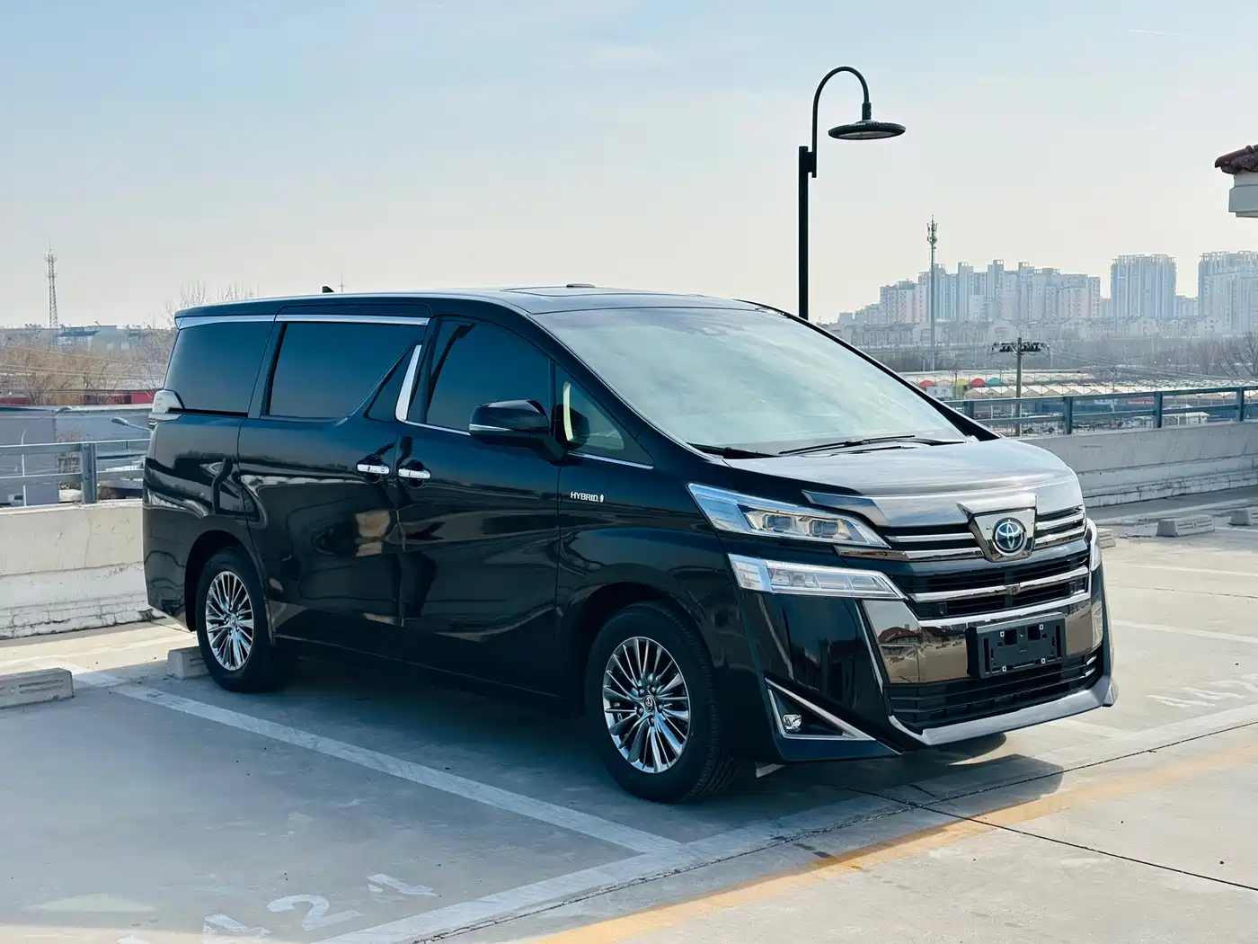 Toyota Vellfire 2020 Hybrid 2.5L Black Gold Limited Edition фото 3
