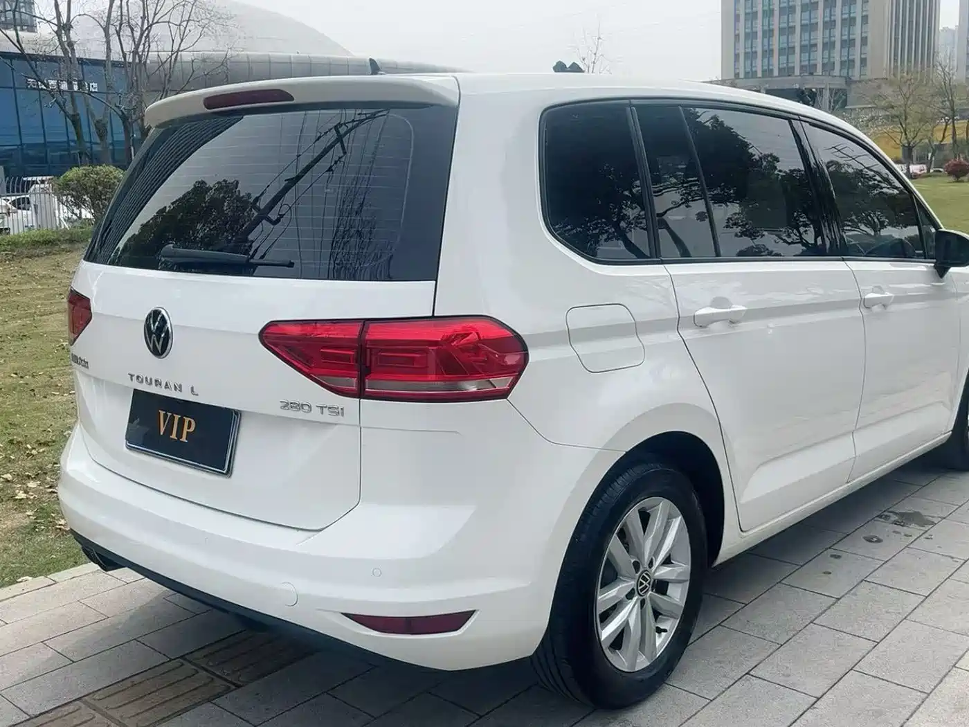 Volkswagen Touran 2021 Touran L 280TSI DSG Trend Edition 7-seater фото 7
