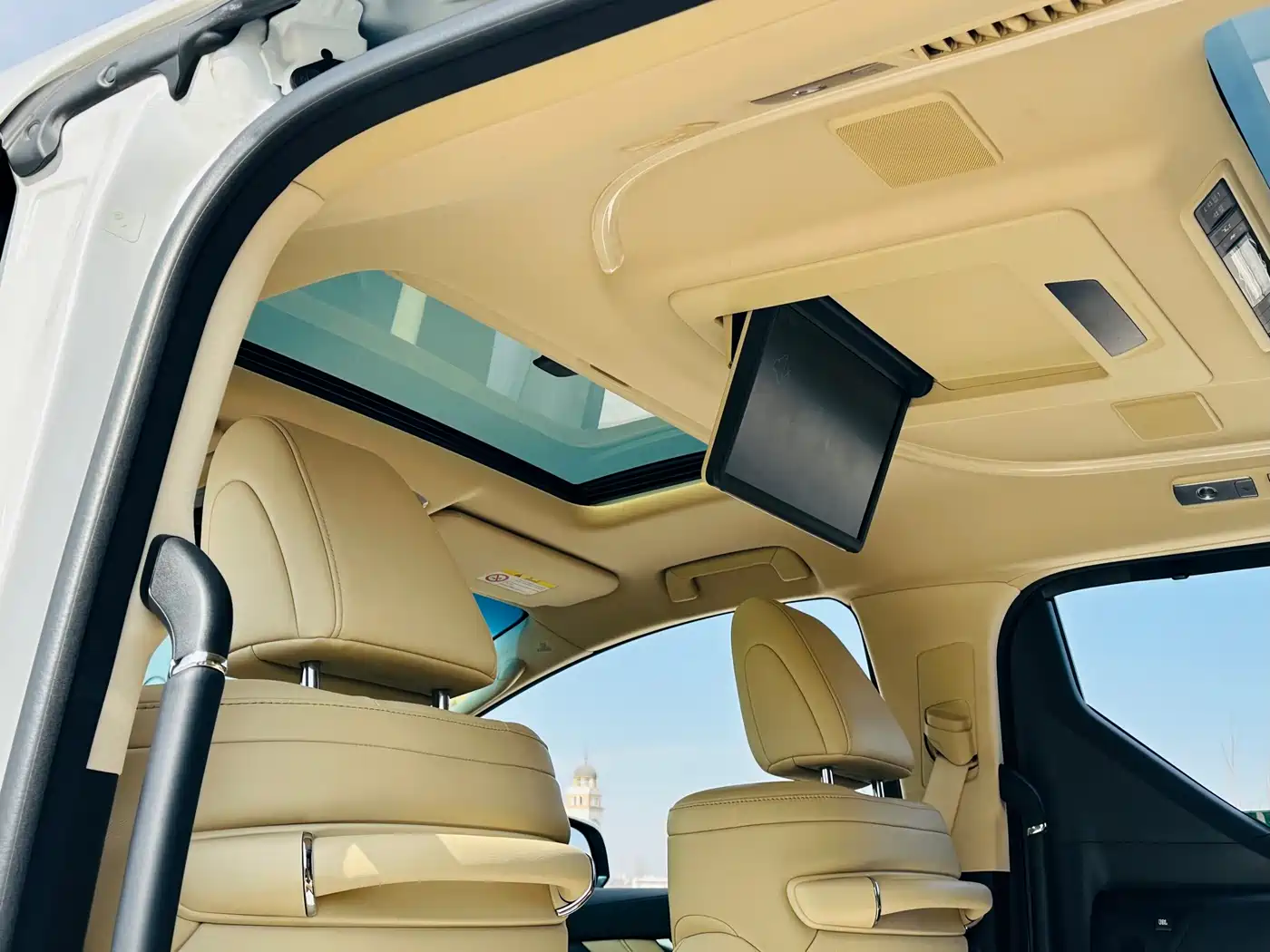 Toyota Alphard 2021 Hybrid 2.5L Premium фото 22