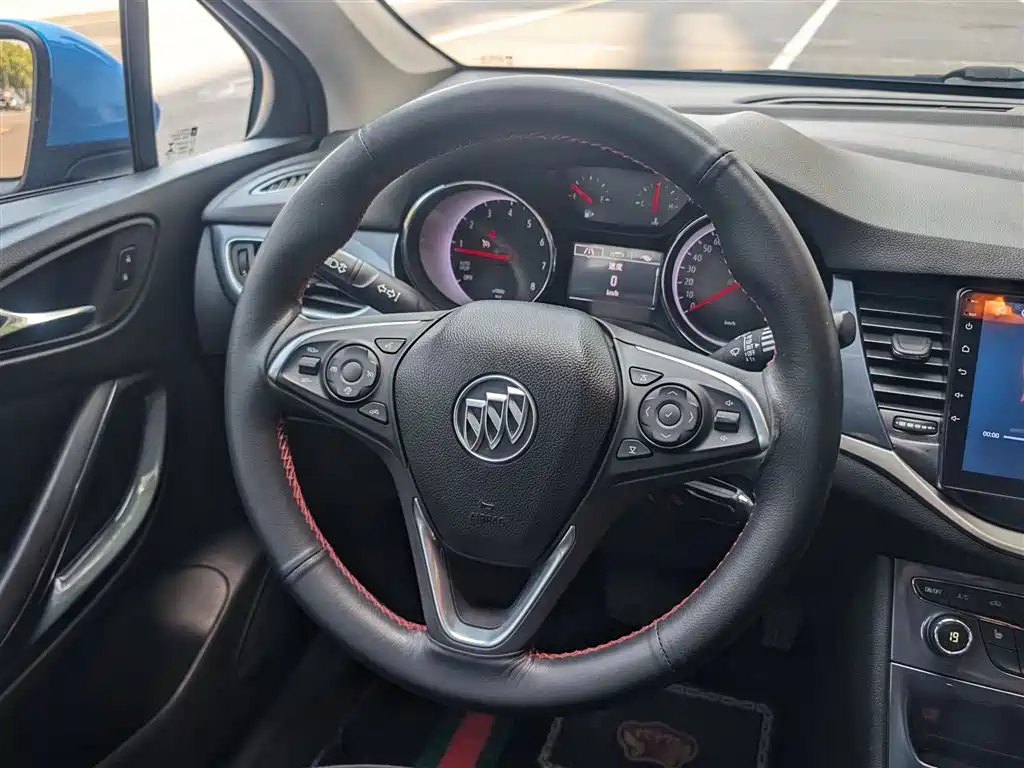 Buick Verano 2016 Hatchback 15S Automatic Leading фото 4