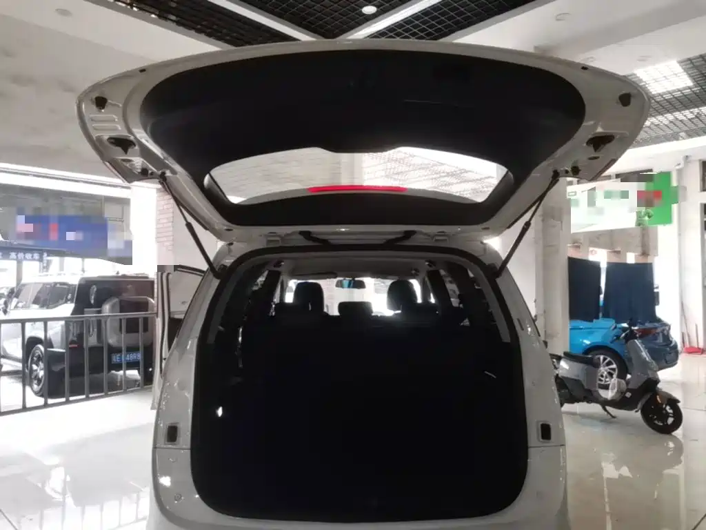 Baojun 730 2019 2019 1.5T CVT Fashion Edition 7-Seater China VI