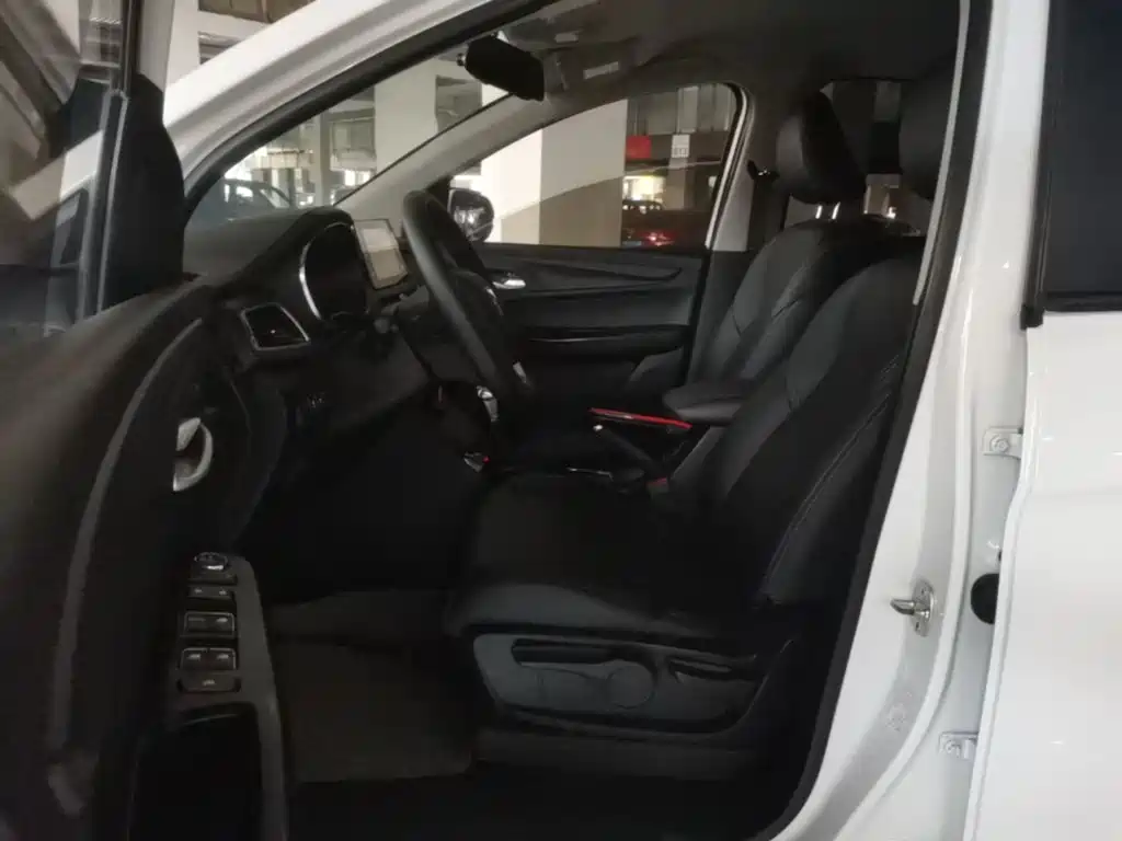 Baojun 730 2019 2019 1.5T CVT Fashion Edition 7-Seater China VI