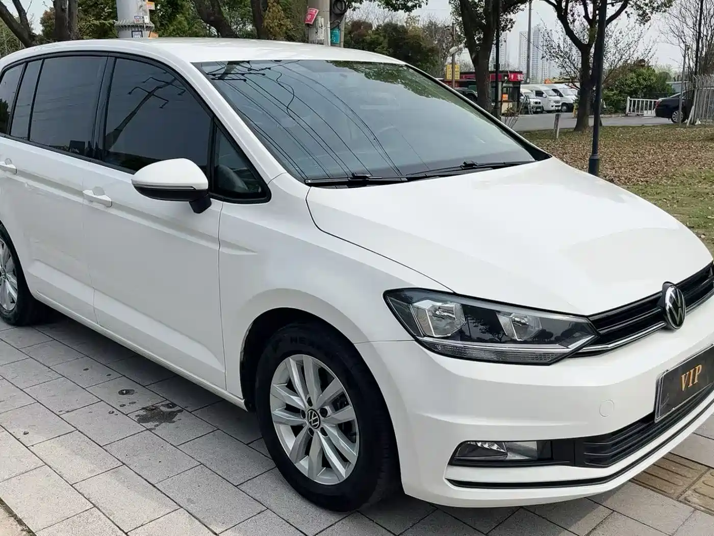 Volkswagen Touran 2021 Touran L 280TSI DSG Trend Edition 7-seater фото 3