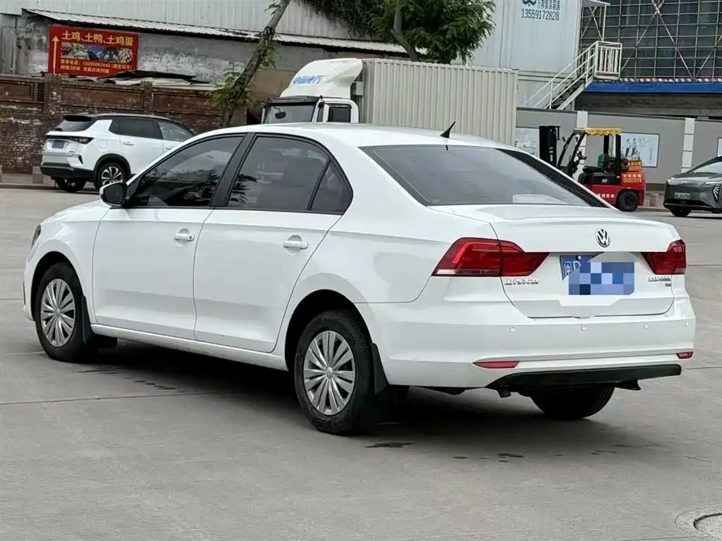 Volkswagen Santana 2016 1.6L Automatic Trend Edition фото 5