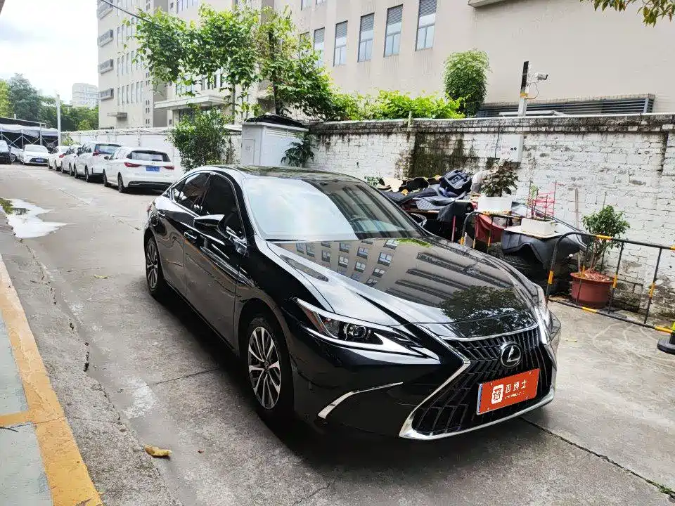 Lexus ES 2023 200 Excellence Edition фото 2