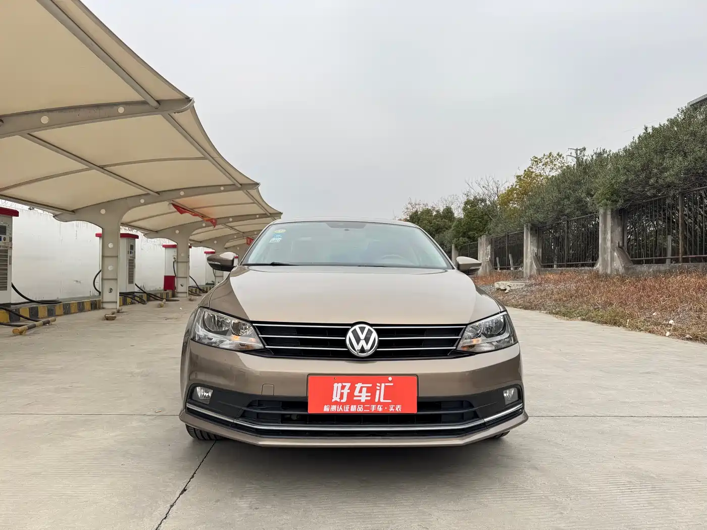 Volkswagen Sagitar 2015 1.6L Automatic Comfort фото 2
