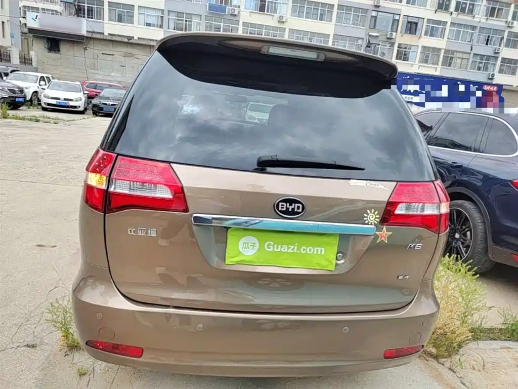 BYD M6 2013 2.4L Manual Luxury фото 6