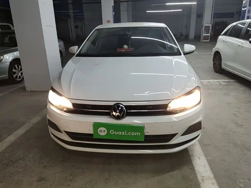 Volkswagen Polo 2023 Facelift Plus 1.5L Auto Joyful Living Edition фото 3