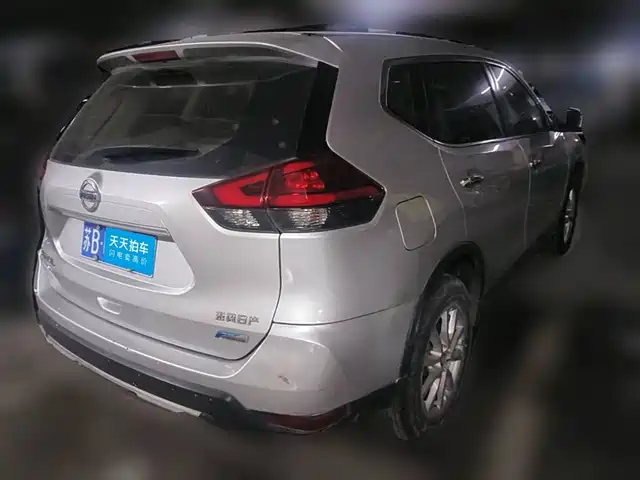 Nissan X-Trail 2017 2.0L CVT Comfort Edition 2WD — фото 2