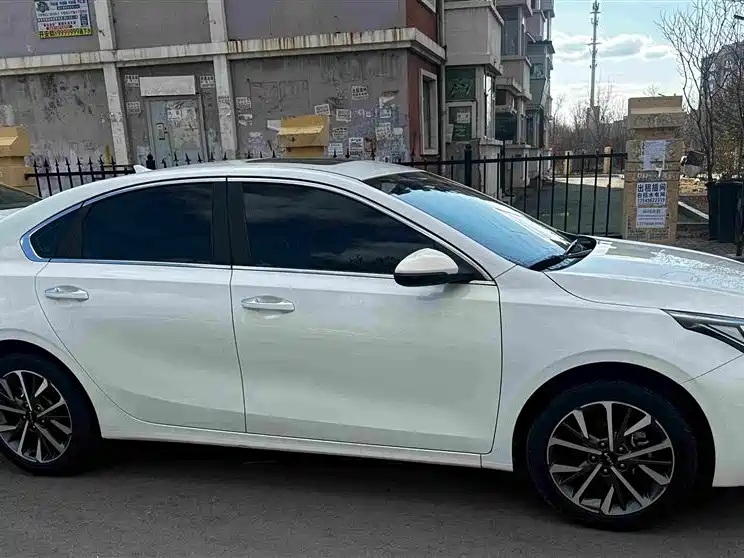 Kia K3 2023 2021 Facelift 1.5L CVT Fashion Edition